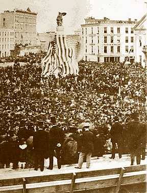 detroit_statue_with_crowd_1.jpg