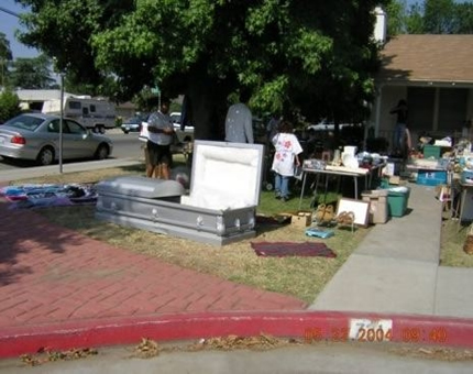 yardsale_coffin_1.jpg